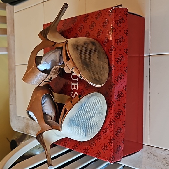 Guess Hyanne Gladiator heel - Picture 3 of 4